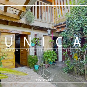 Casa con amplios y variados Recintos