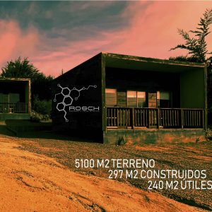 Amplio terreno con Casa y Cabañas